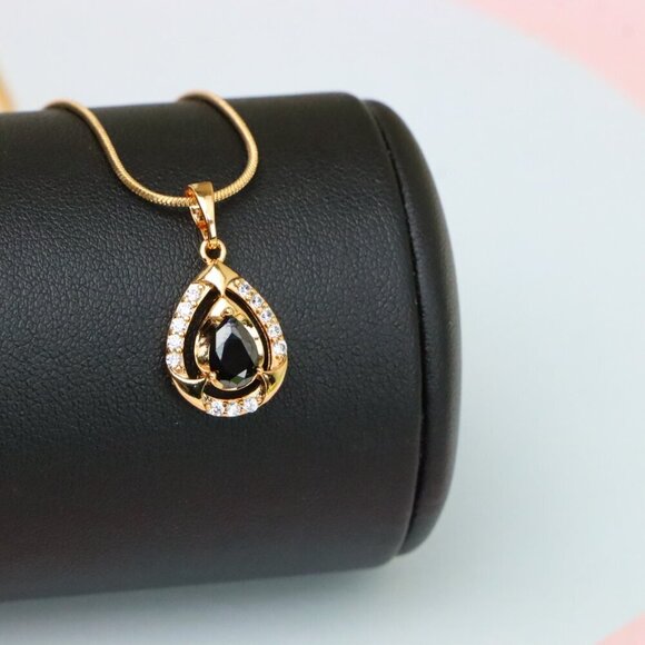 "Teardrop Black Stone Pendant with White Crystals in Gold Plating, XPPT1800 - Picture 6 of 13
